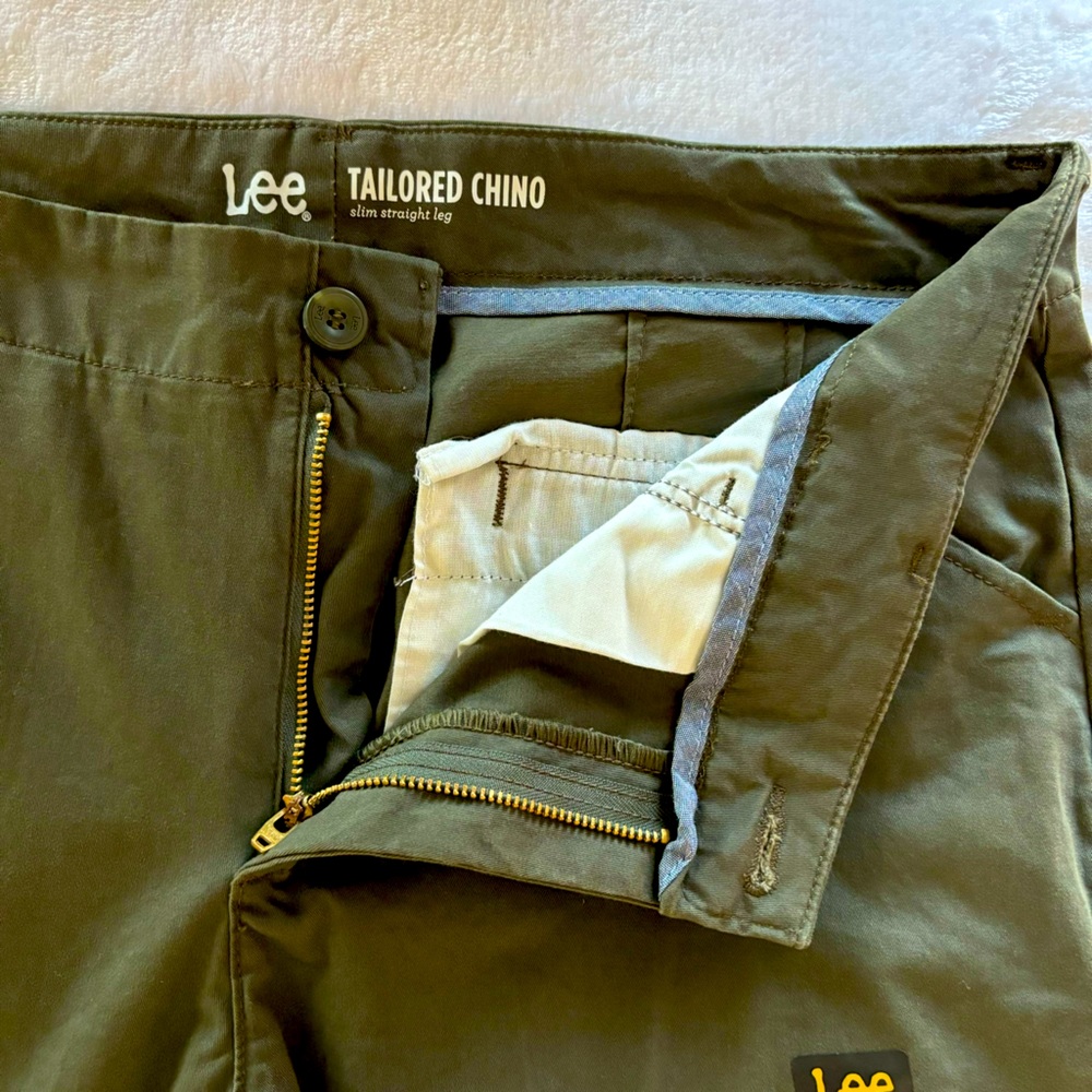 LEE Eased Fit Slim Straight Mid Rise Green Tailored Chino Pants--NWT--12S - Picture 3 of 15